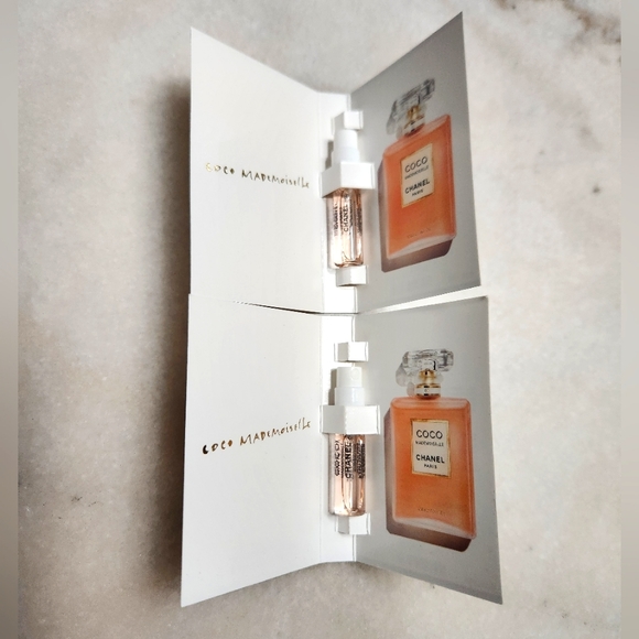 Chanel Coco Mademoiselle L'Eau Prive Night Fragrance 2 vials 1.5 ML each BNWT - Picture 2 of 2